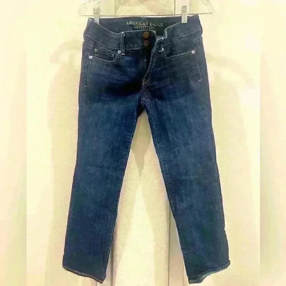 AMERICAN EAGLE Artist Crop Jeans Inseam 25” Sz 4 Worn Once